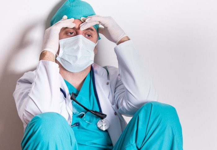 errore-fatale-pronto-soccorso-turni-massacranti-medico